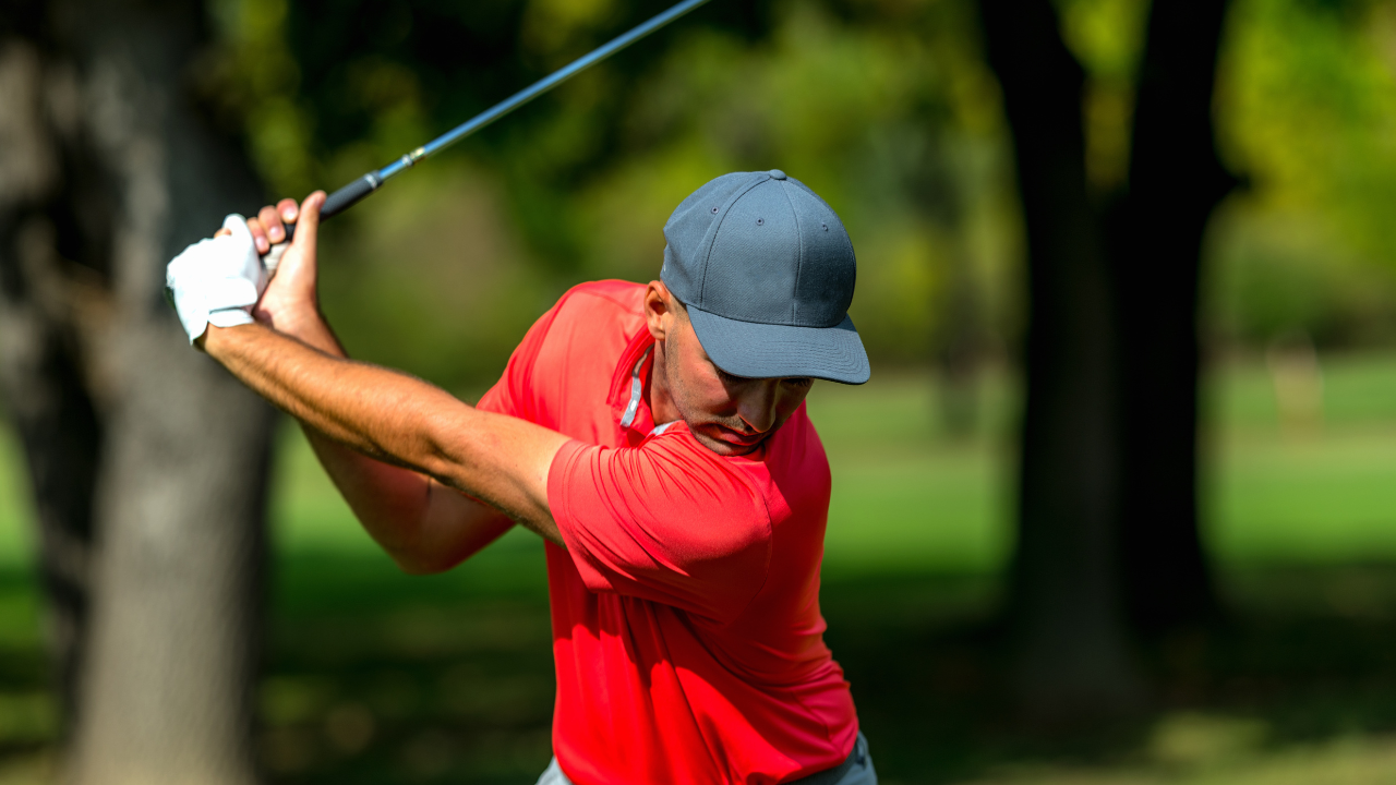 Which Aspects Should Be Considered When Choosing a Golf Shirt for Performance?